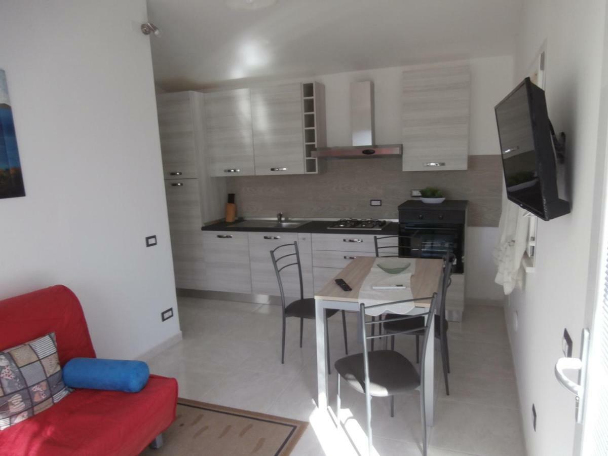 Apartamento Bilo Francesca E Massimo Castelnuovo Magra Exterior foto