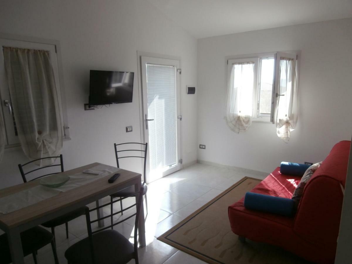 Apartamento Bilo Francesca E Massimo Castelnuovo Magra Exterior foto